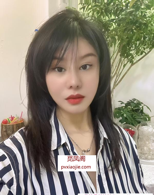 大胸球球