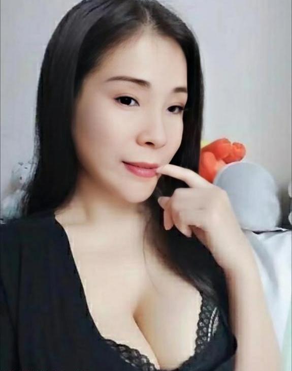 岗顶性价比熟女