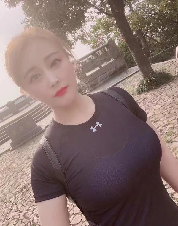 后入巨乳